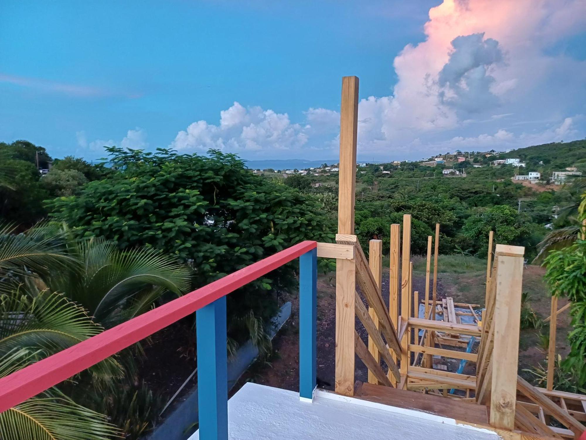 Rooster Run Glamping Camping Has Rooftop And Off The Ground Glamping Experience For 1 To 16 In A Single Tent And Views Of The Rain Forrest And To Culebra Across The Atlantic Ocean W Tents, Linens, Deluxe Air Beds, Warm Shower And More At A Great Pric Векес Екстериор снимка