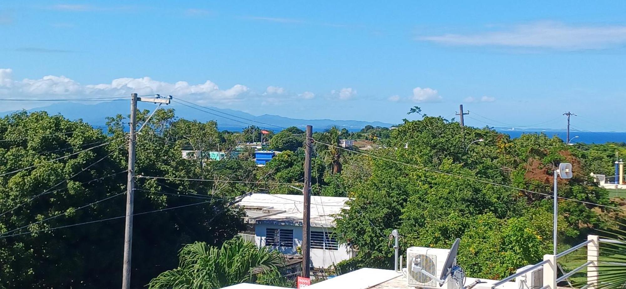 Rooster Run Glamping Camping Has Rooftop And Off The Ground Glamping Experience For 1 To 16 In A Single Tent And Views Of The Rain Forrest And To Culebra Across The Atlantic Ocean W Tents, Linens, Deluxe Air Beds, Warm Shower And More At A Great Pric Векес Екстериор снимка
