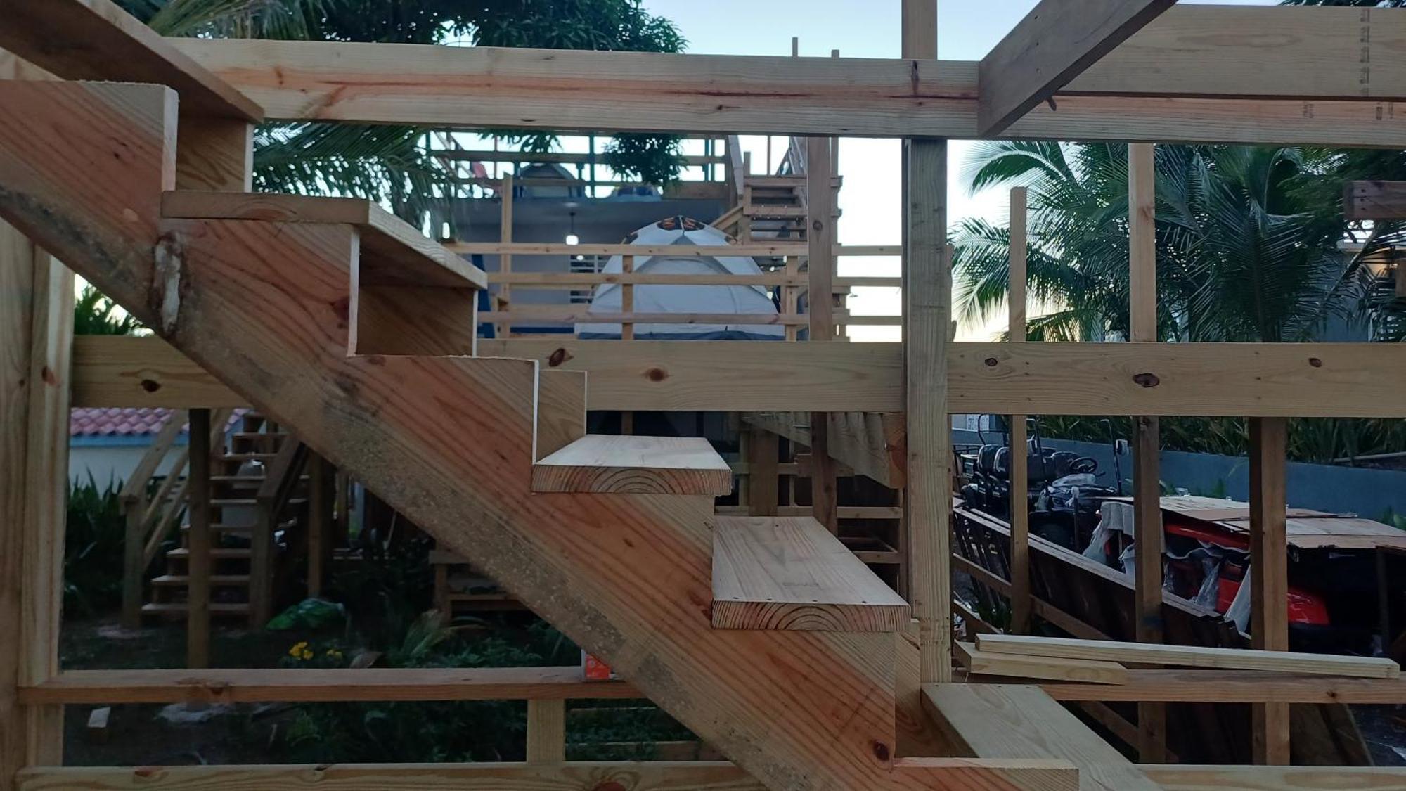 Rooster Run Glamping Camping Has Rooftop And Off The Ground Glamping Experience For 1 To 16 In A Single Tent And Views Of The Rain Forrest And To Culebra Across The Atlantic Ocean W Tents, Linens, Deluxe Air Beds, Warm Shower And More At A Great Pric Векес Екстериор снимка